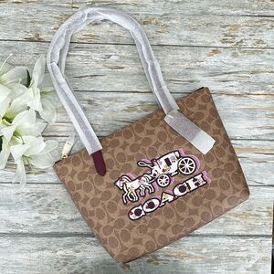 Coach Fiona Zip Tote Bag In Signature Canvas With House & Carriage Print Purse
